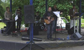 Alistair Vance and the Pentecost Band leading the worship.