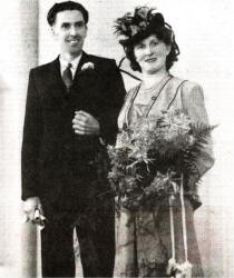 John and Kathleen Hickland on their wedding day November 19th 1947 US4707-406PM