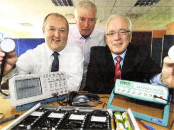 Pictured at Bluescope Medical Technologies, participants on Lisburn Council's Innovation programme are Dr Peter Donnelly, CTO Bluescope Medical , Dr Andy O'Hara, Bluescope Medical Technologies demonstrate medical device developed with assistance from the programme, to Councillor Allan Ewart, Chairman of Economic Development Committee.