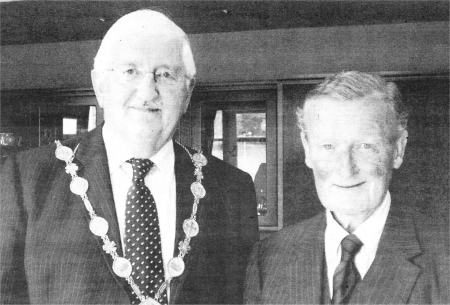 The Mayor Councillor Ronnie Crawford with Major-General Corran Purdon.