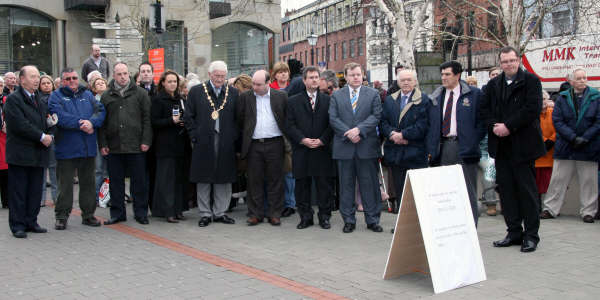 L to R: Councillor Peter O’Hagan, Councillor Oran Keenan (Antrim Mayor), Councillor James Tinsley, Councillor Ronnie Crawford (Lisburn Mayor), Paul Stewart (DUP Representative), Lagan Valley MP Jeffrey Donaldson MLA, Councillor Jonathan Craig MLA, Alderman Jim Dillon MBE JP, Councillor Bill Gardiner-Watson, Councillor Andrew Ewing and Councillor William Ward.