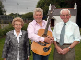 Noel McMaster pictured with his father Norman and aunt Stella Stewart against the backdrop of the Lock Keeper’s Cottage.
