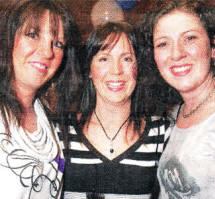 Diane Morrow, Rosi Armstrong and Alison Collim at Uno's fundraising evening. US0810-519cd
					