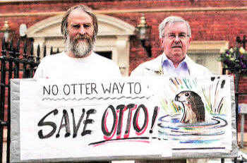 Michael Walker and lan Lamont, from the Ulster Society for the Protection of the Countryside, launching the appeal outside the DUP's Lagan Valley office. US331O538cd