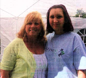 Rebecca with her Mum, Denise, at the coffee and cupcake event.