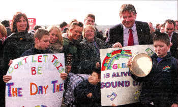 Basil McCrea MLA and party colleague Sandra Overend meet with children and young people petitioning for Parkview's and other schools vital services to be protected