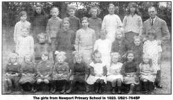 The girls from Newport Primary School in 1923. US21-764SP