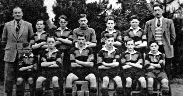 Star reader Roy Graham submitted this old photograph of Lambeg Primary School Football Team thought to be around 1950/S1. Mr McGarvey, Billy Neill, Sam Edgar, Desmond McClarnon, Roy Graham, Raymond Cullen, Mr Priestly, Thomas Dodds, Sam McCue, Freddie Maguire, Stanley Moore, Thomas McKee and Jim Richardson. ipers' picture brings the memories flooding back for Hazel